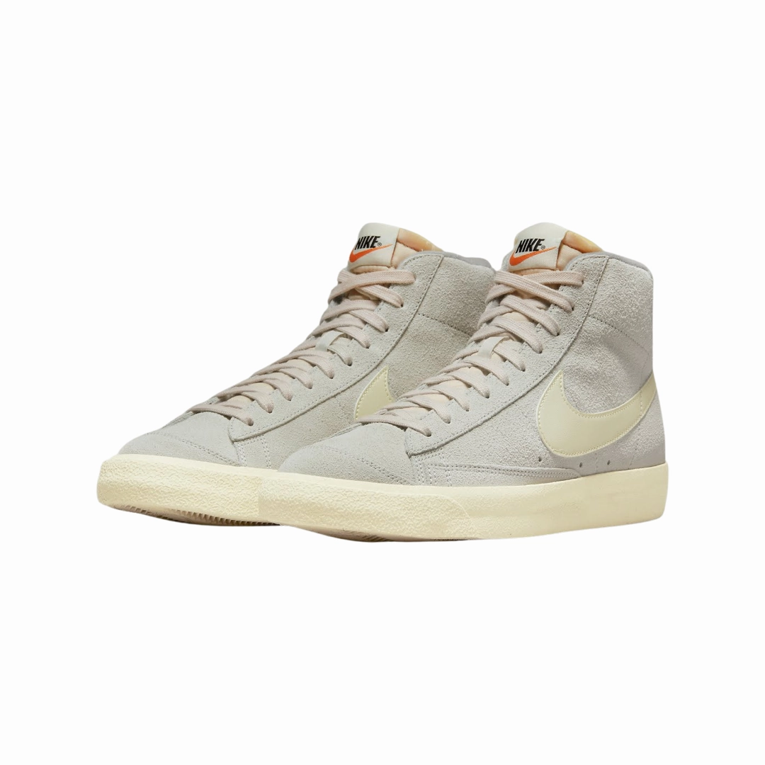 Golf Shoes Asics Nike Blazer Mid 77 Premium Vintage Light Bone Coconut Milk Medium Grey