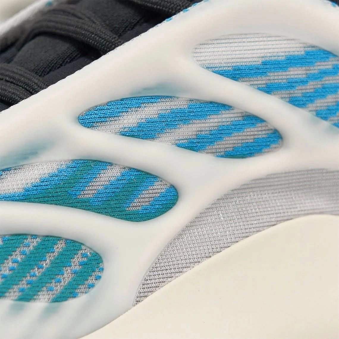 Adidas Yeezy 700 V3 Kyanit Adidas Galaxy 7 Running Shoes