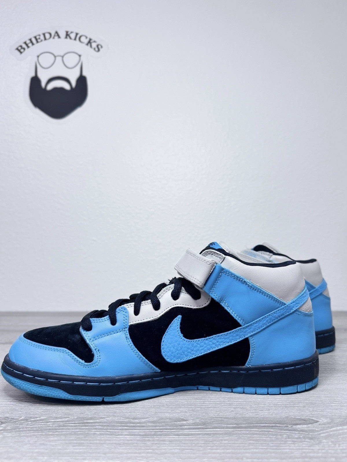 Size 13 - Nike SB Dunk Mid Aqua Fuel Blue 314383-041 Preowned Authentic Asics Upcourt 4 Volleyball Shoes