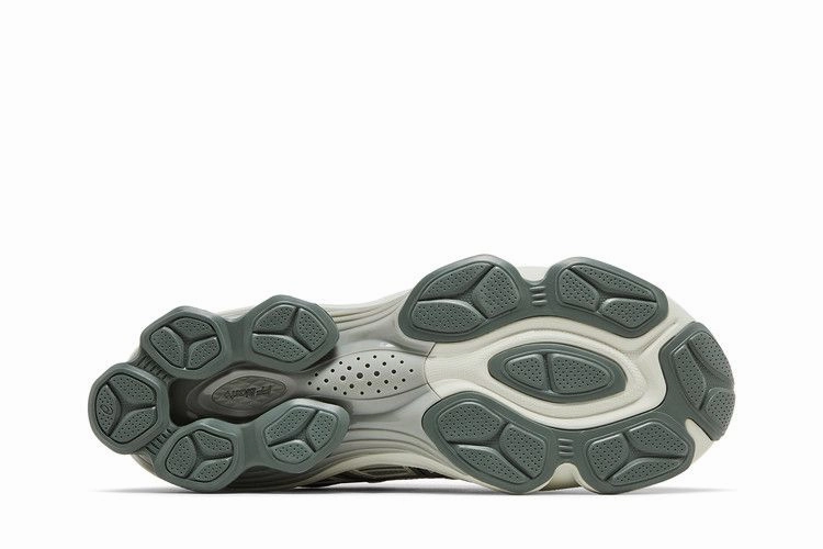 ASICS Gel-Kinetic Fluent Seal Grey Pure Silver Asic Shoes.