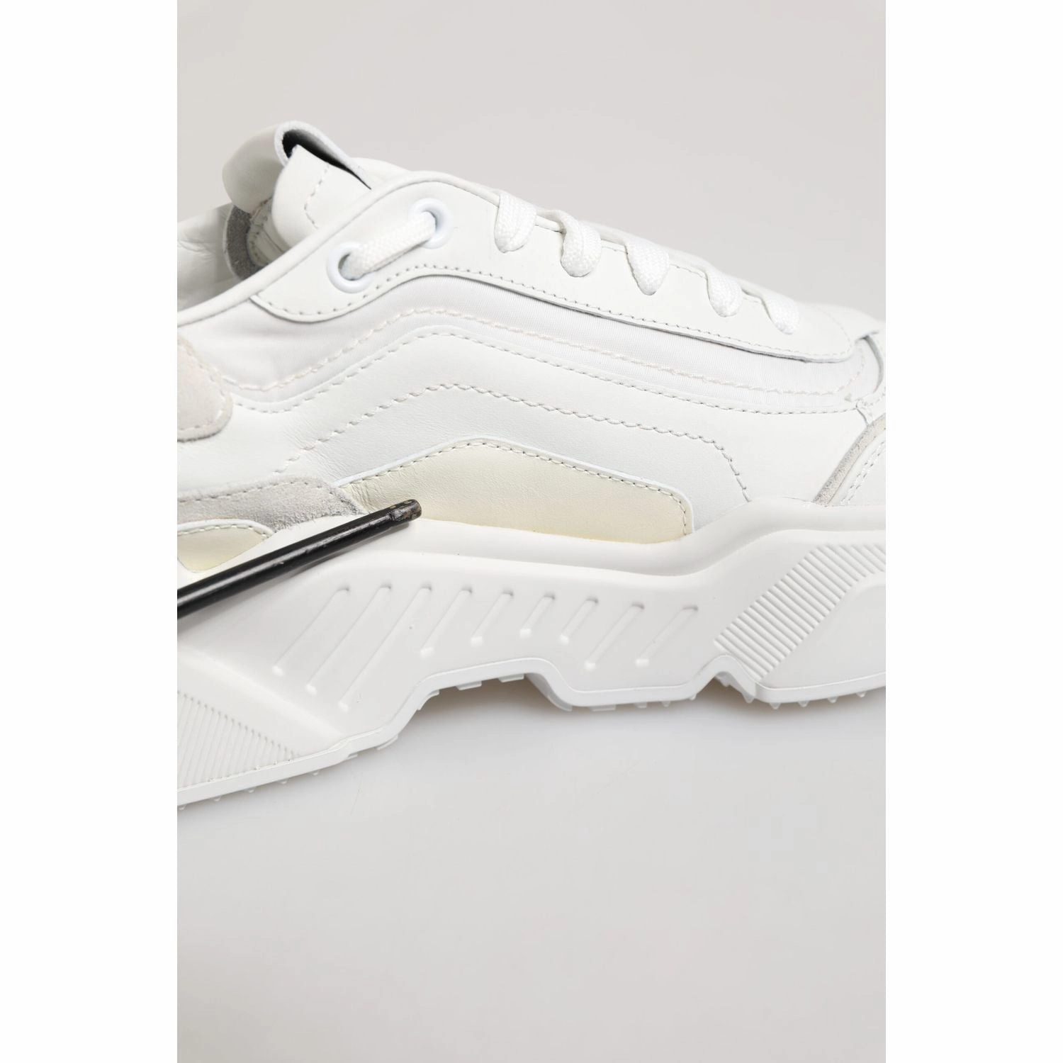 Vintage Sneakers Dolce & Gabbana White Daymaster Low Top Mens Sneakers Shoes