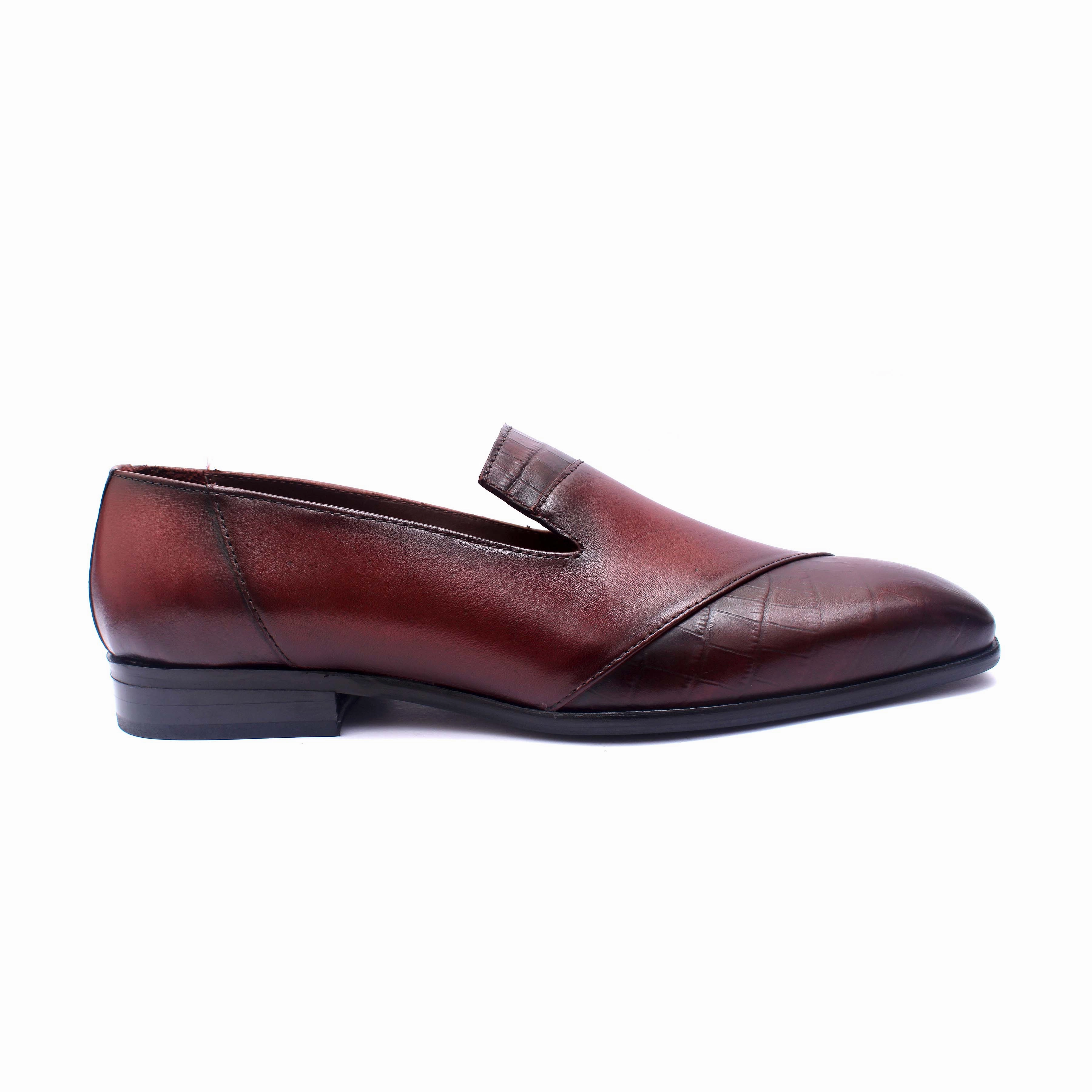 Baggy Jeans And Loafers Croco Textured Loafers - Wine
