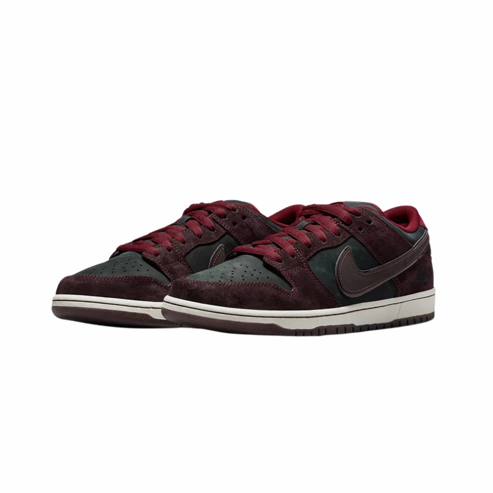 Asics Gel Quickwalk 3 Walking Shoe Nike SB Dunk Low Riot Skateshop Mahogany Dark Beetroot Team Red Sail Night Maroon