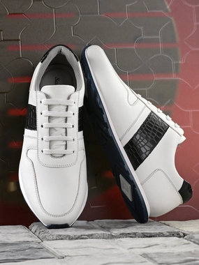 Under Armour Shoes Casual Apexx White Casual Sneakers