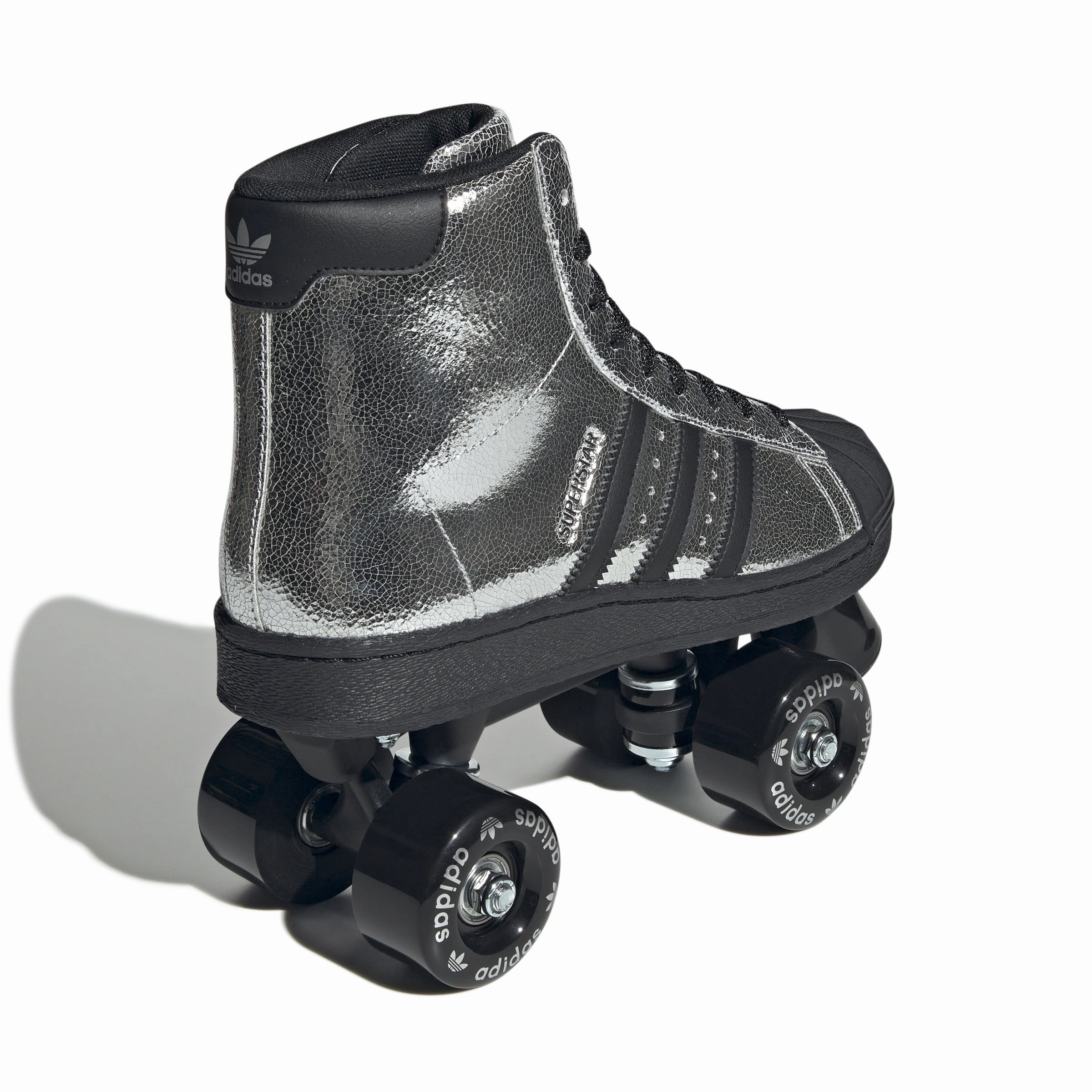 adidas Superstar 82 Rollerskate Grey/Silver Metallic/Core Black/Footwear White JH5522 Adidas Samba Xlg Athletic Shoe
