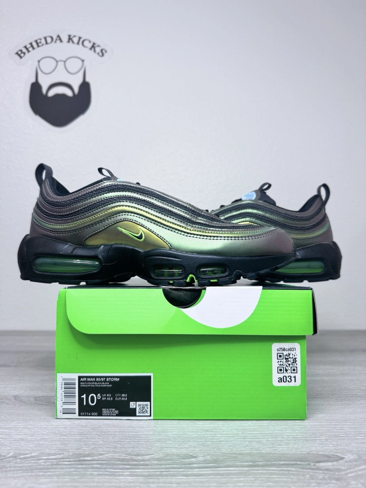 Size 10.5 - Nike Air Max 95/97 PE University of Oregon Storm II1714-900 Worn 1x Asics Gel Venture 5 Shoes