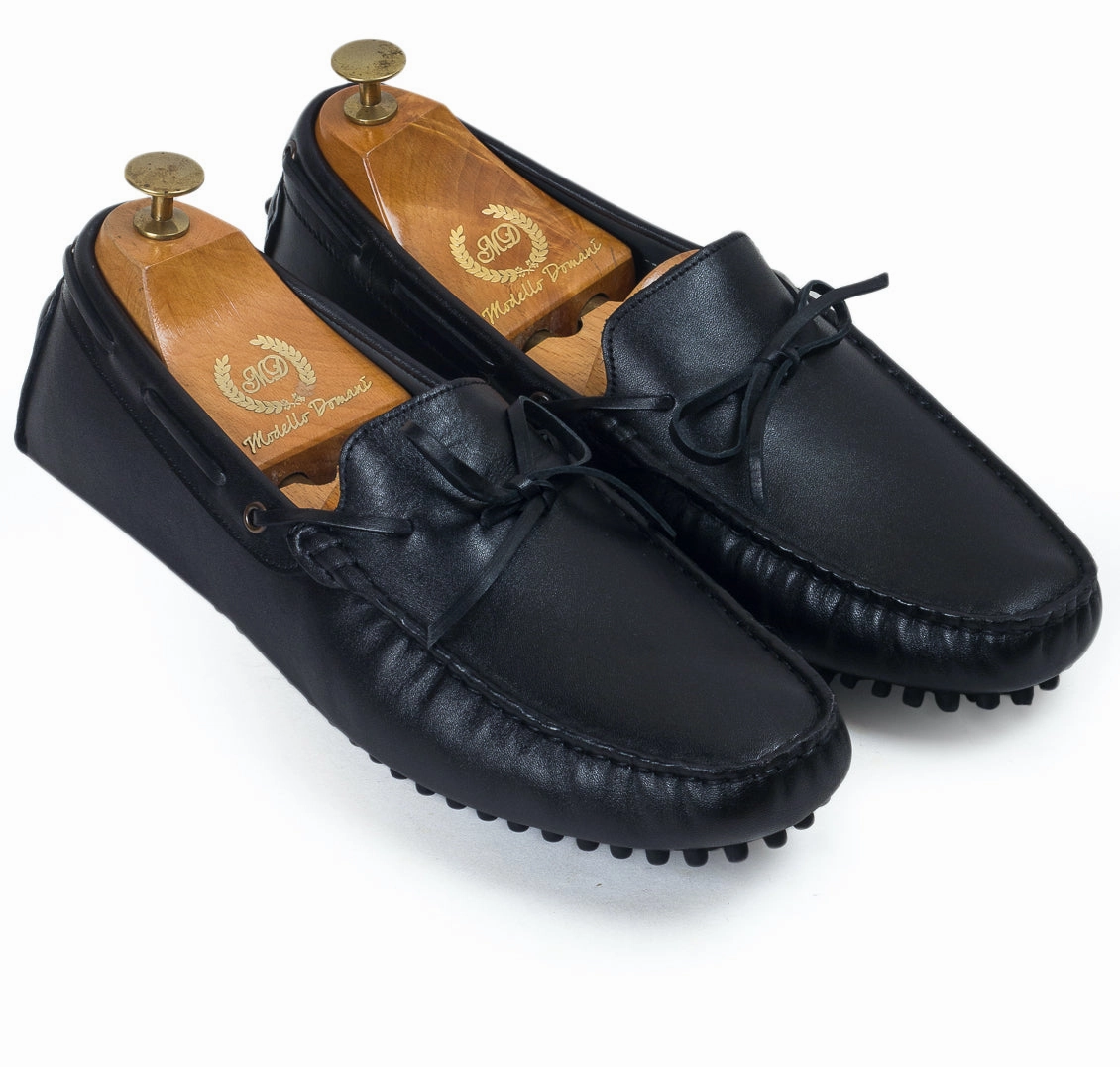 Loafers And Socks Gommino Leather Bow Loafers (Black)
