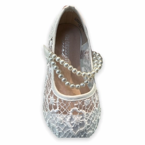 Harper White Lace Flat Celebrities Wearing Flat Shoes