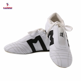 High quality taekwondo shoes Karate kick boxing shoes adult child taekwondo shoes and free with bags sports shoes foot protector Winter Mountain Bike Shoes Flat