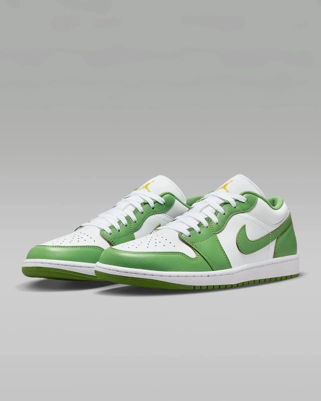 Nike Air Jordan 1 Low SE HF4823-100 Sneaker Men White Green Leather Shoes TF6886 (White,8.5) Best Asics Running Shoes Review