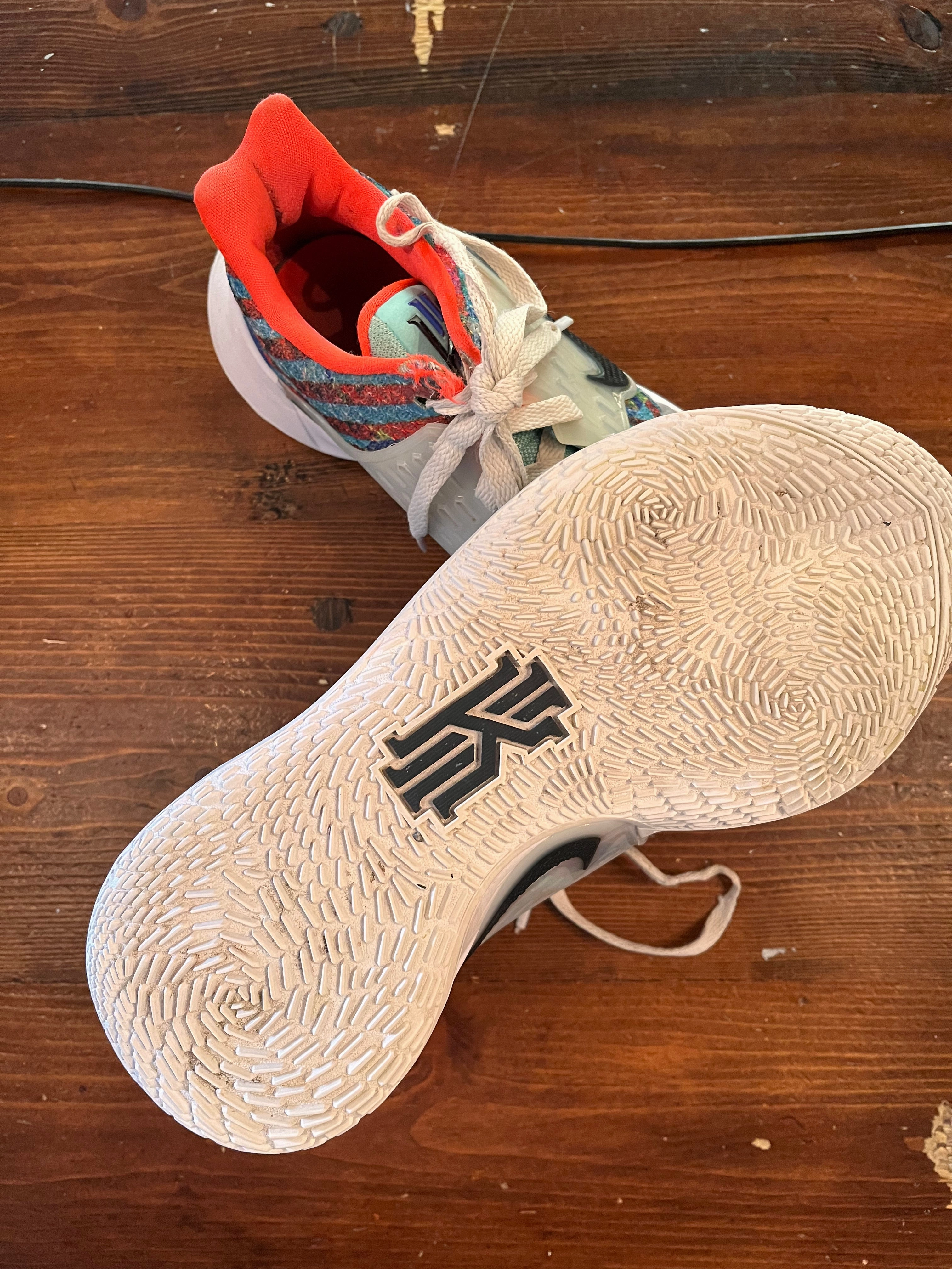 Asics Cheerleader And Danz Team Shoes Nike Kyrie Low 2 Multi-Colour Basketball Shoes (Size 10 Womens/8 Mens)