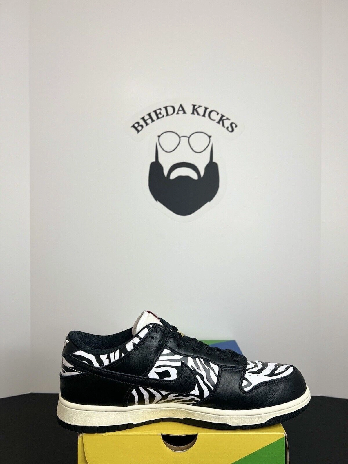 Asics Gel Rocket 10 Indoor Court Shoes Nike Quartersnacks x Dunk Low SB Zebra Rare DM3510-001 Preowned Mens Size 11