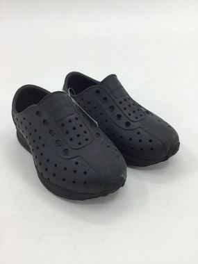 Walmart Crocs Flip Flops Native Child Size 9 Toddler Black Sandals/Flip Flops