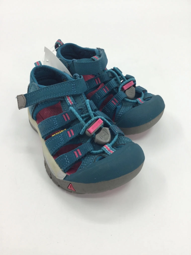 Soccer Ball Flip Flops Keen Child Size 10 Teal Sandals/Flip Flops