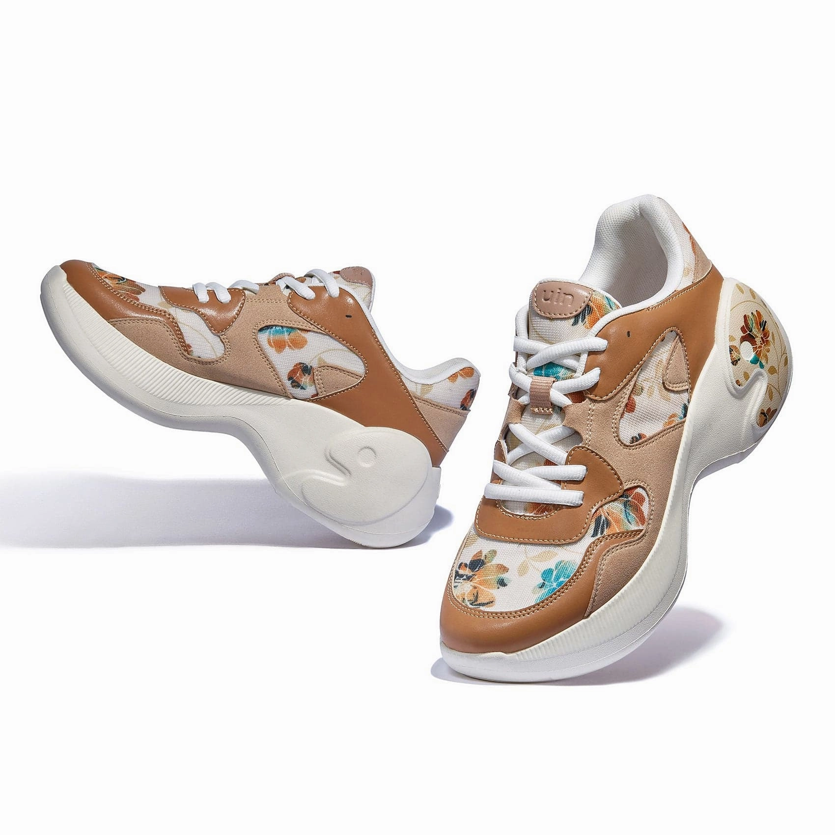 Hiking Vs Running Shoes Blooming Moment Zaragoza I Women