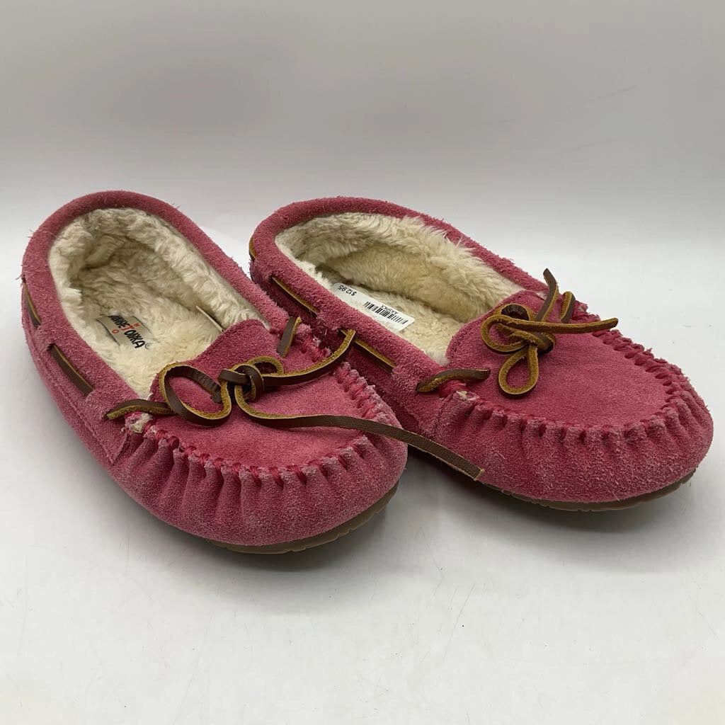 Dinosaur Slippers Size 2Y: Minnetonka Pink Slippers