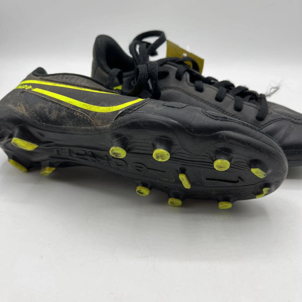 Size 1Y: Nike Black/Yellow Lace-Up Soccer Cleats Asics Gel Turf Shoe