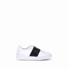 Valentino Garavani Black Calf Leather Bos Taurus Low Top Sneakers Sneakers Day