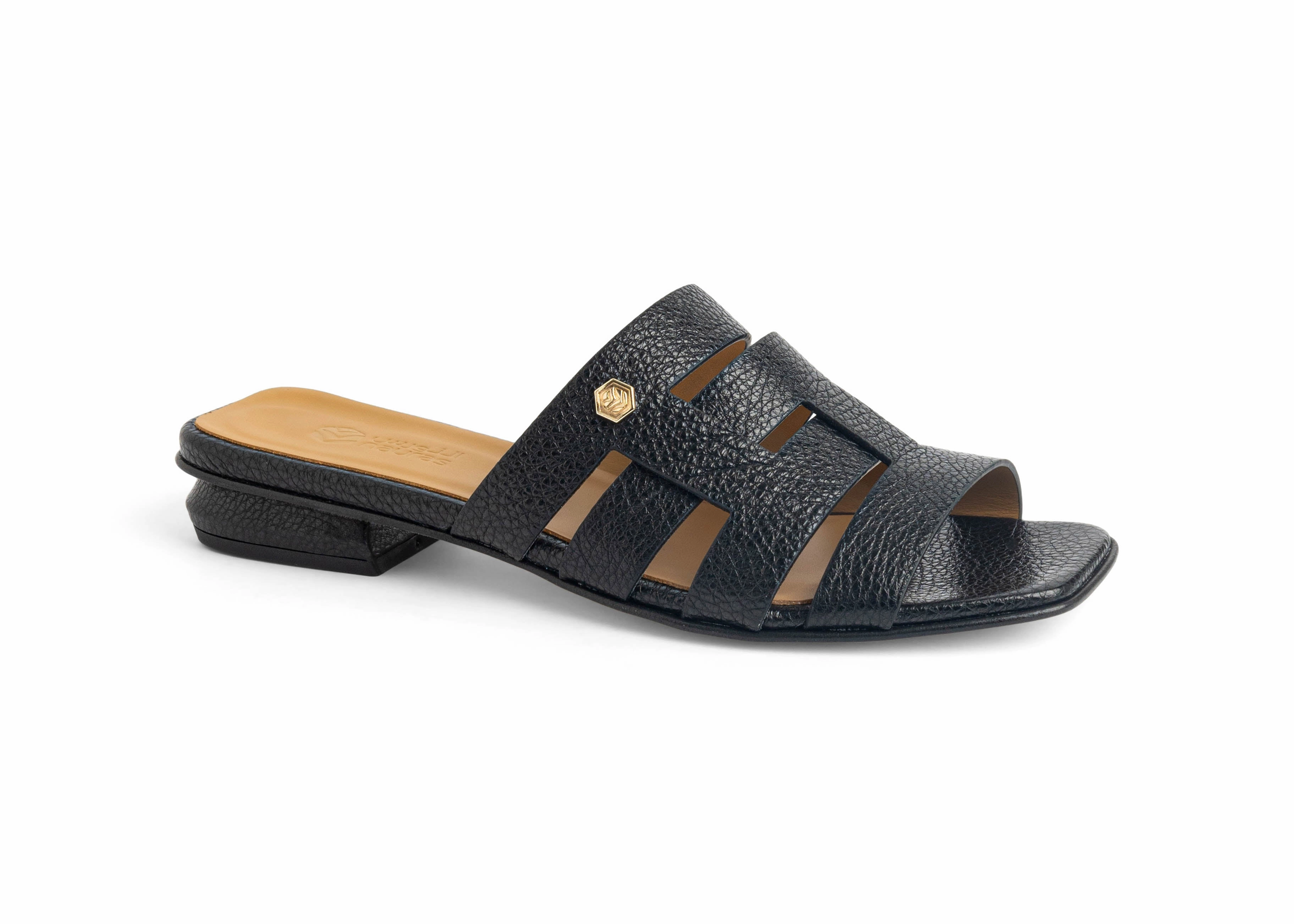 Kyrie Flat Earth Shoes Woman Leather Sandal LS A1706 C
