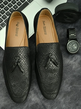 Ruched Loafers Dabble Black Textured Loafers