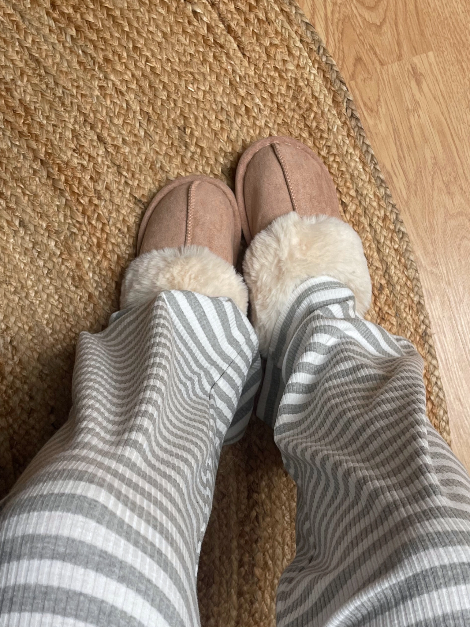 Shearling Suede Slippers MILLE HJEMMESKO - KHAKI