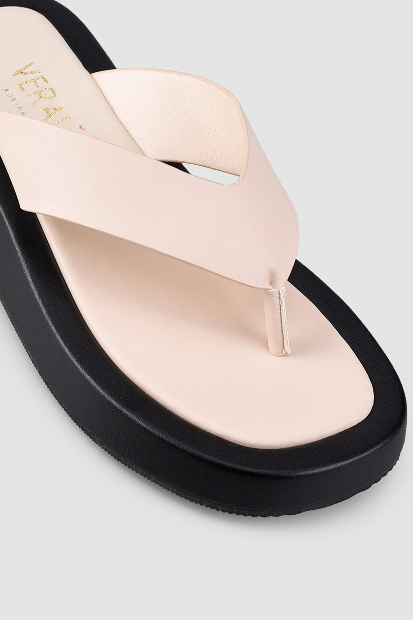 VERALi Boucer II Flatform Thongs Bone Smooth Dress Flip Flops