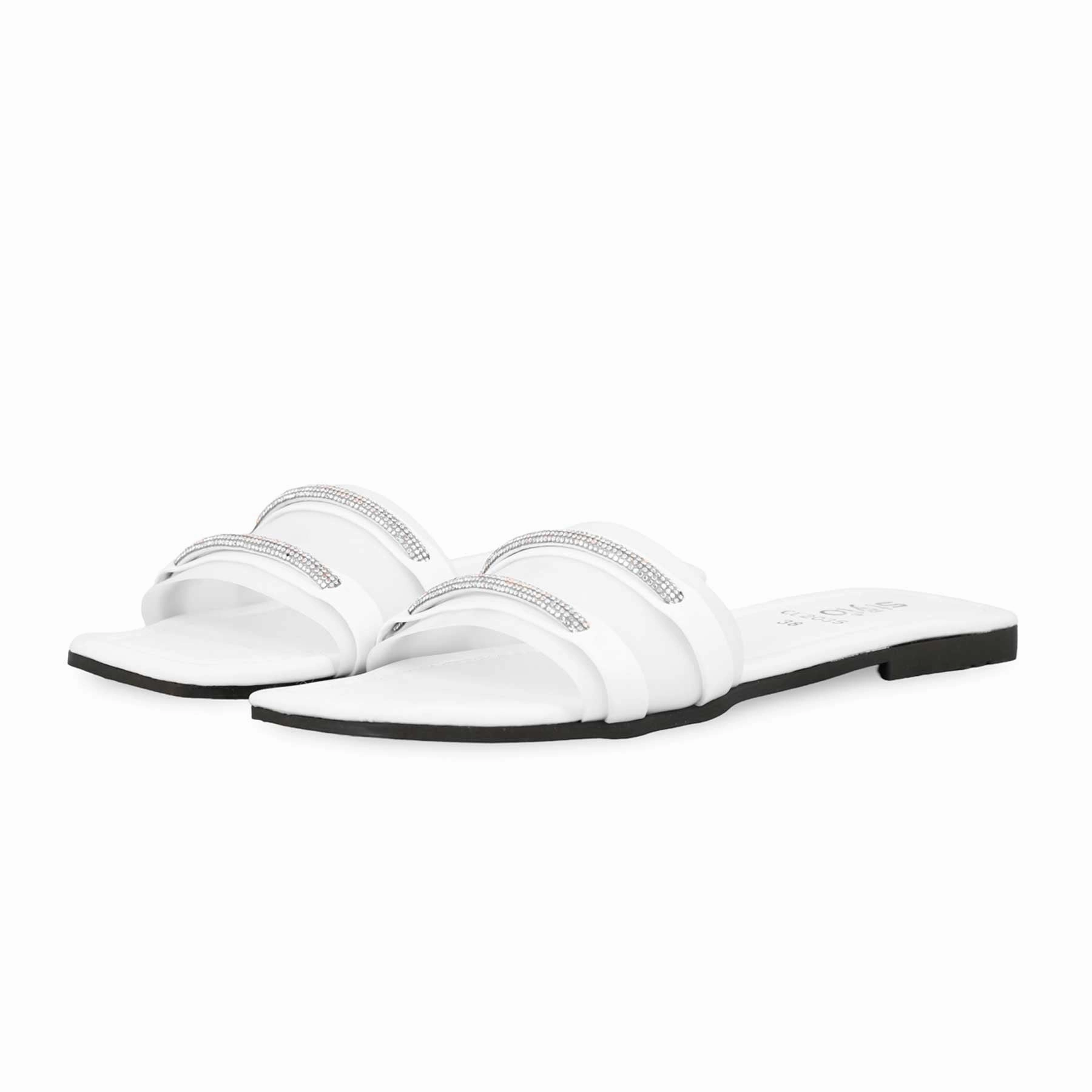 Shox R4 Casual Shoes White Casual Slipper CL2035